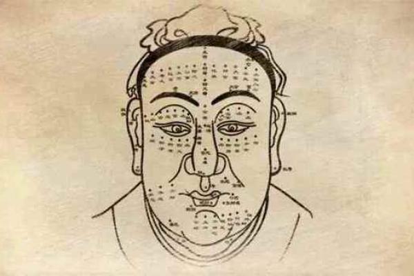一颗痣改变命运？男子公务员潜质，痣相揭秘