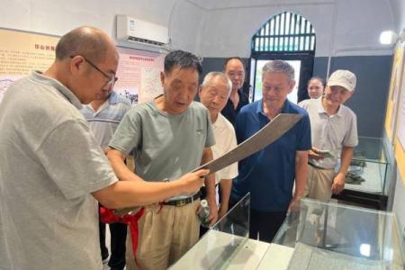 揭秘八一：传承红色记忆，探寻独特民俗风情