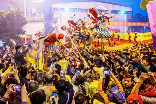 18狂欢盛典，揭秘民俗节日的独特魅力