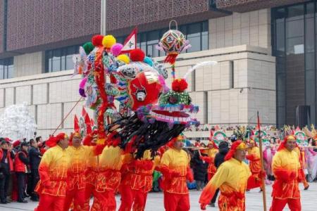 春回大地闹元宵，民俗风情共赏灯