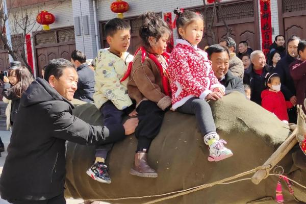 探秘保安族：揭秘不可错过的传统民俗盛宴