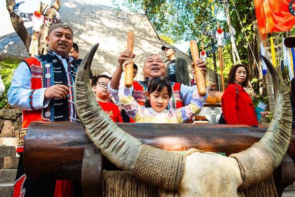 土族民俗盛宴：揭秘神秘节日背后的文化传承