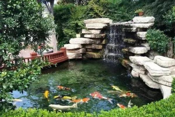 庭院水景方位风水秘籍：揭秘家居运势提升之道