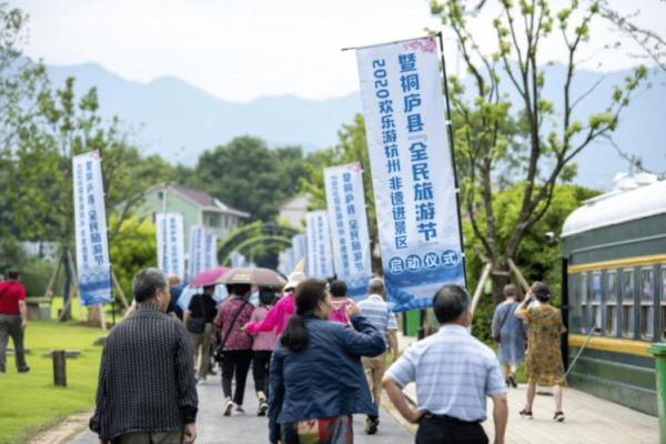 五一劳动节，传统习俗焕新颜，全民共度欢乐时光