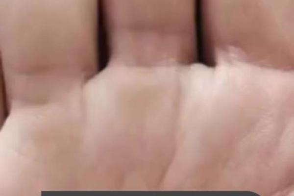 揭秘手相中的富贵命格：有福女人必备的吉祥手相特征