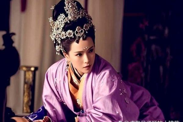 天命之相：揭秘皇后容颜的神秘魅力
